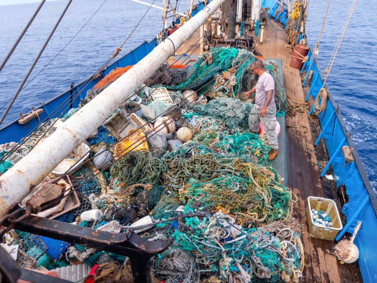 An Ocean Cleanup Crew Just Collected a Record Amount of Ocean Plastic From the GPGP
